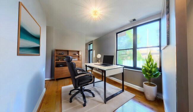 Building Photo - 1601 S Halsted St