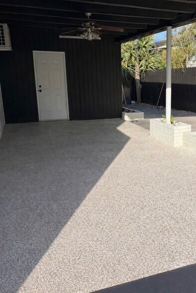 Building Photo - 900 NW 32nd Ave