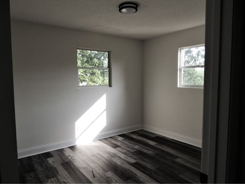 Building Photo - 738 Sylvan