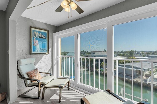 Building Photo - 175 116th Ave