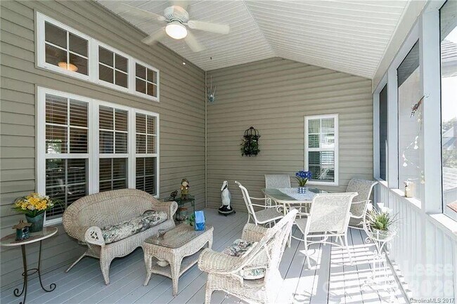 Building Photo - 20309 Northport Dr