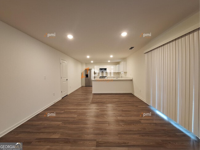 Building Photo - 516 Liberty Hall Dr