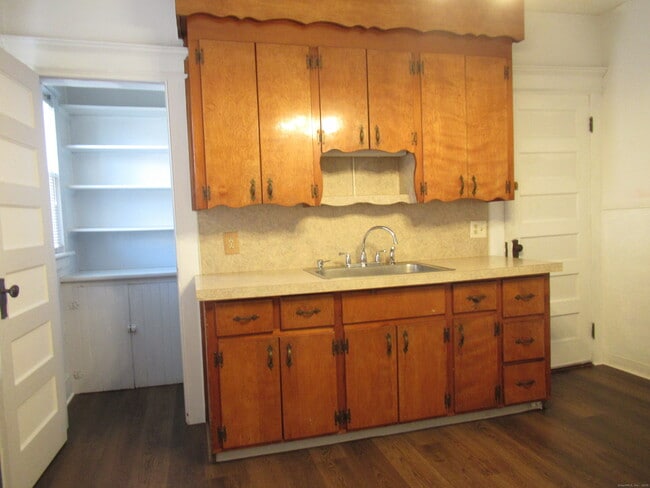 Building Photo - 53 Eaton St