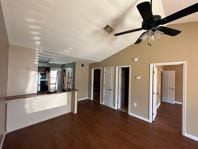 Building Photo - 140 Lanier Dr