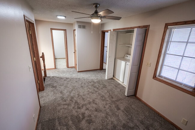 Building Photo - 5500 S 31st St