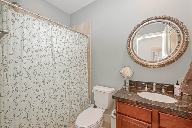 Building Photo - 1610 Ennis St