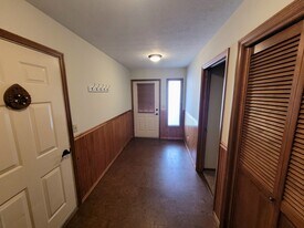 Building Photo - 1711 W Koch St