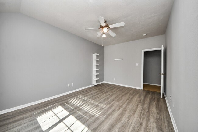 Building Photo - 18330 Enchanted Rock Trail