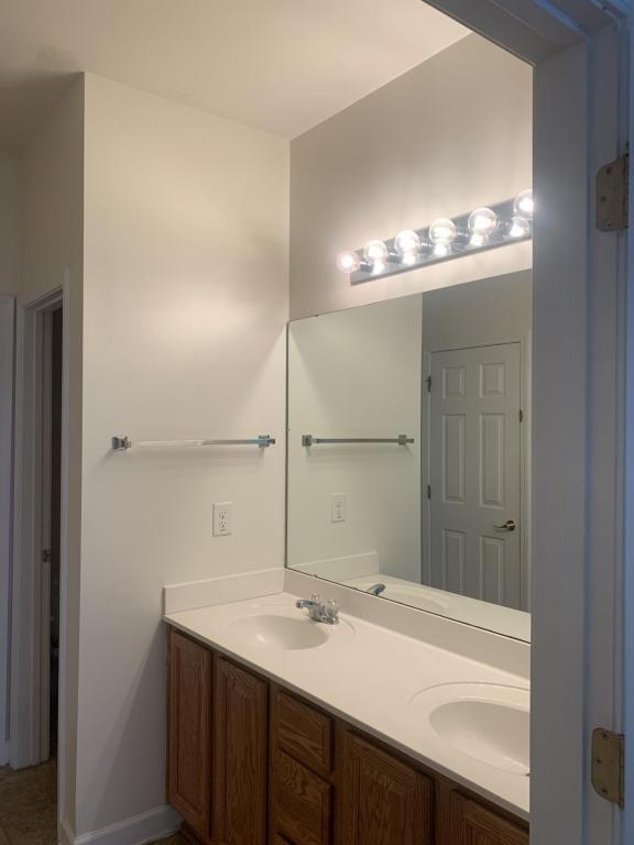 Building Photo - 172 Zinnia Dr