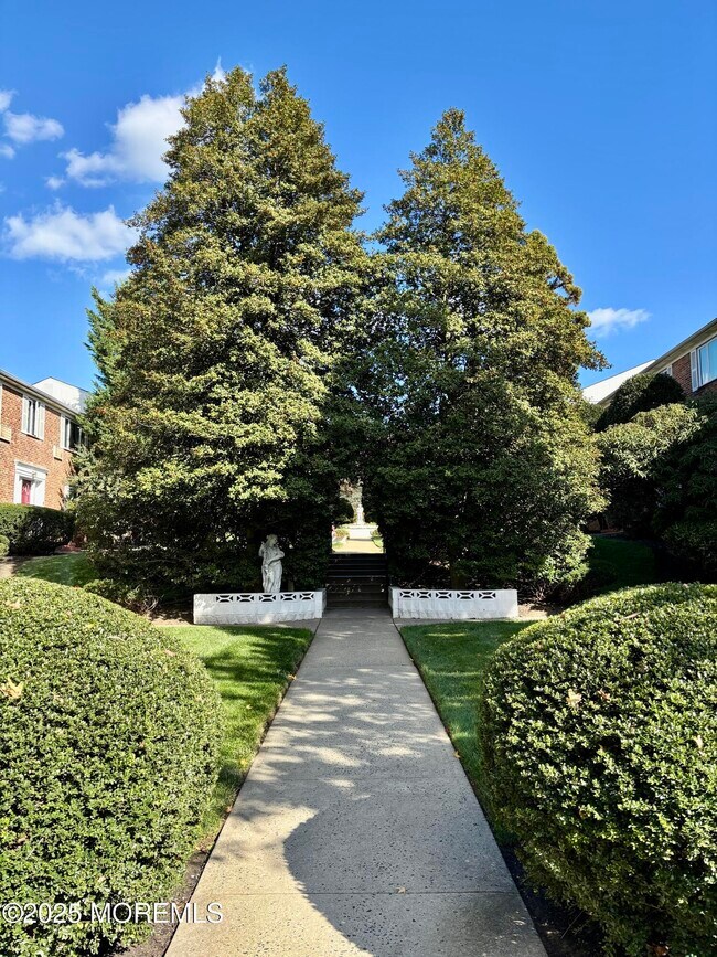 Building Photo - 283 Spring St