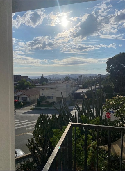 Building Photo - 1630 Griffith Park Blvd