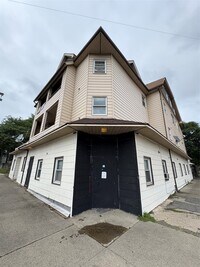 Building Photo - 38 Carroll St