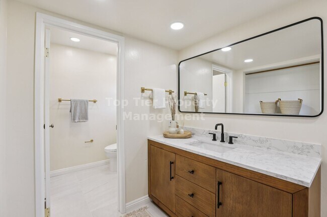 Building Photo - 44 Lariat Ct