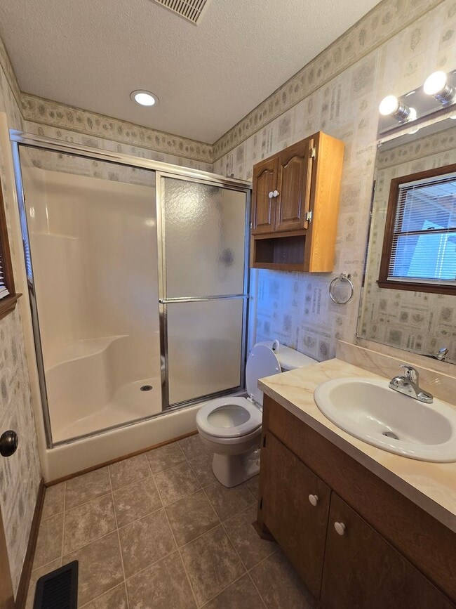 Building Photo - NEW LISTING!!!!!