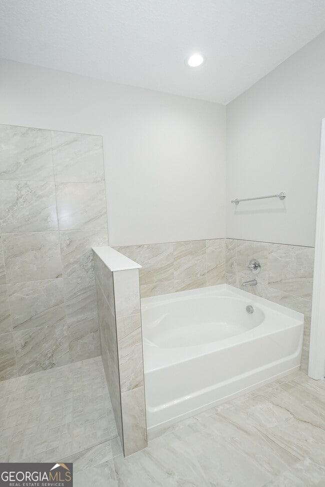 Building Photo - 229 The Villas Wy