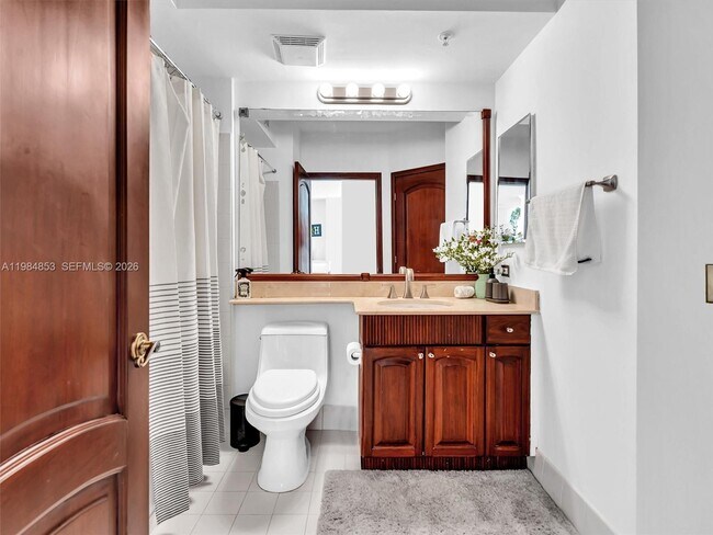 Building Photo - 17150 N Bay Rd