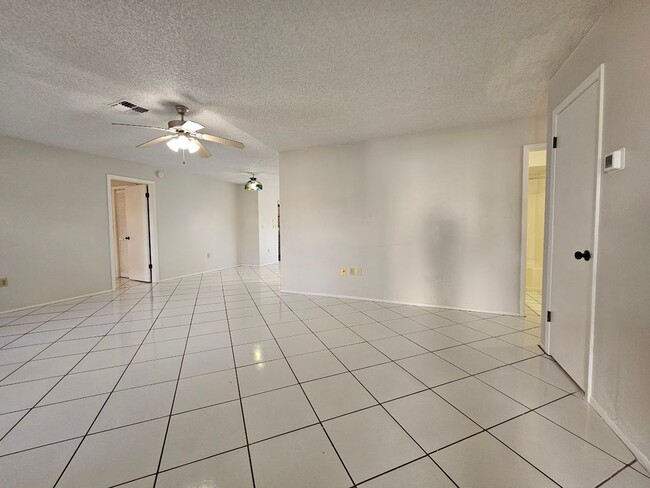 Building Photo - 3/2/1 Home for rent in Spring Hill 34609