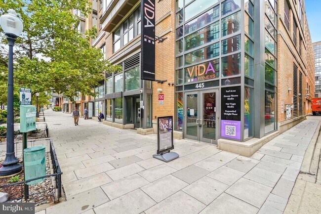 Building Photo - 475 K St NW