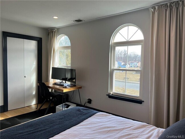 Building Photo - 255 Homestead Village Dr