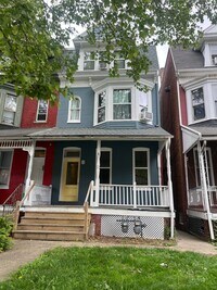 Building Photo - 747 Linden Ave