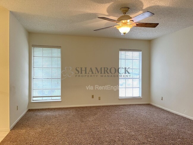 Building Photo - 6815 Old Briarstown Dr