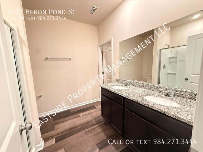 Building Photo - 1625 Heron Pond St