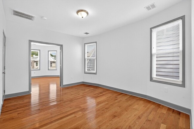 Primary Photo - 21 Dwight St