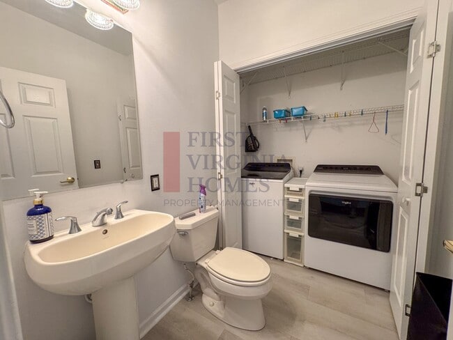 Building Photo - Zion Crossroads Colonial Rental 3Bed/2.5Bath