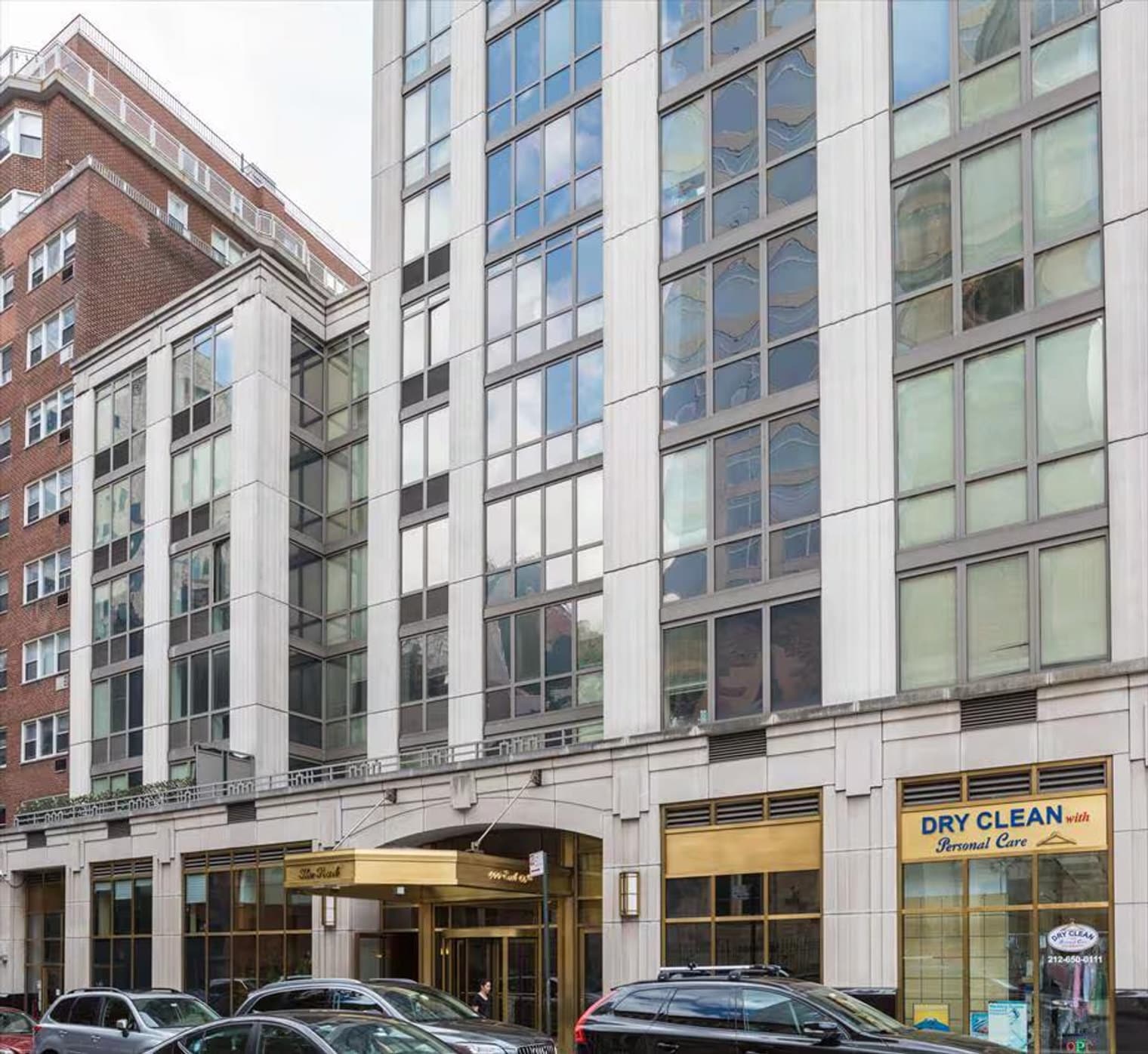 Building Photo - 400 E 66th St