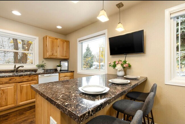 Building Photo - 2720 2nd Ave N