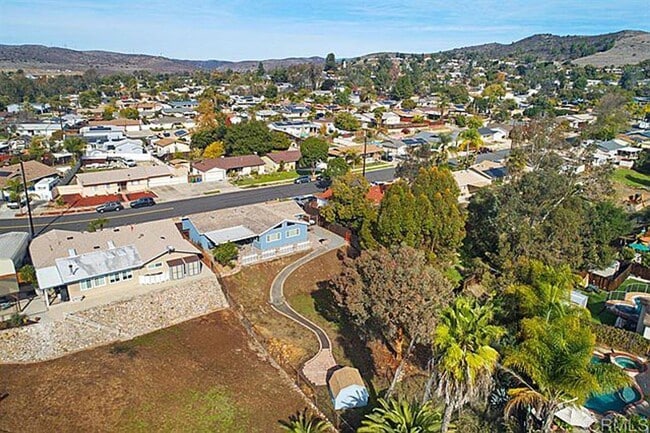 Building Photo - Beautiful 3BD 2BA House Sitting on Over 1/...
