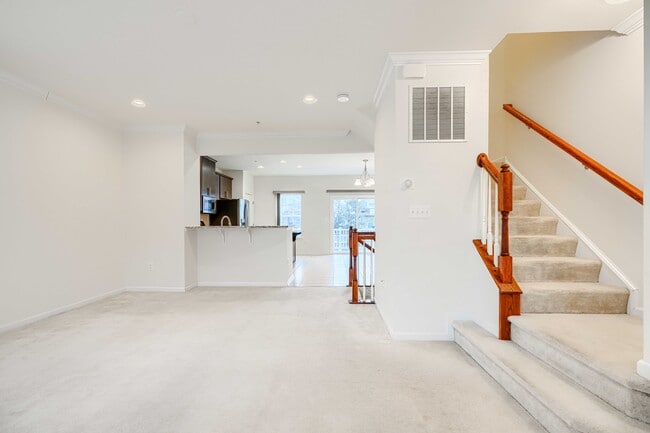 Building Photo - 7403 Wild Honey Way