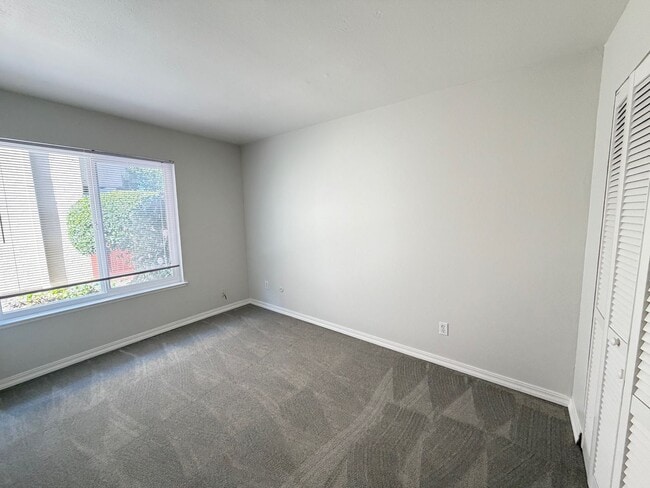Building Photo - Convenient 2 Bedroom Condo in Bennett Valley