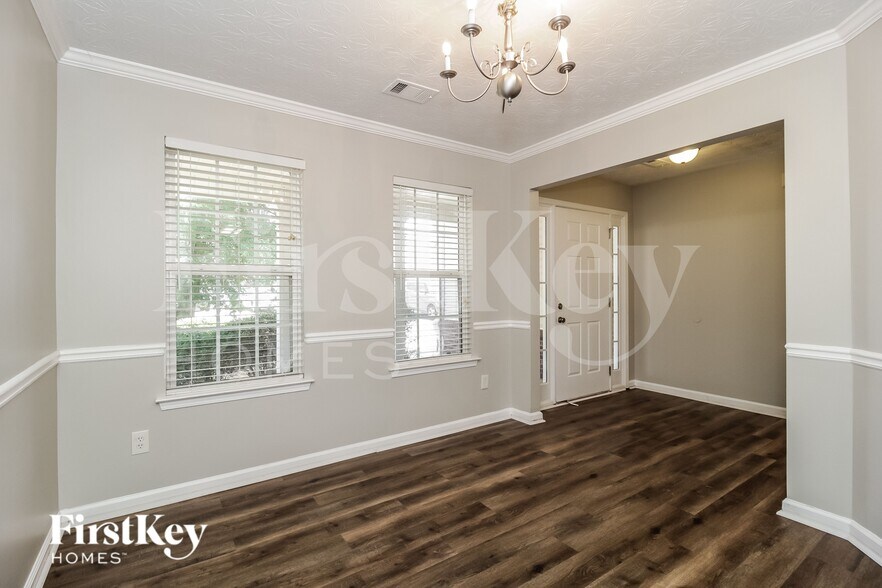 Building Photo - 5435 Yellow Pine Dr