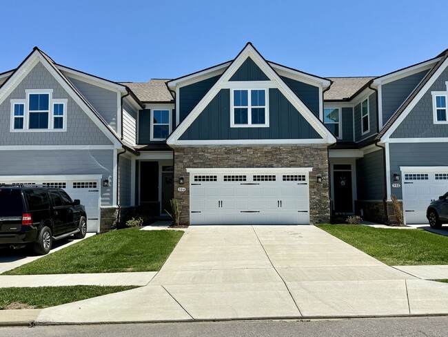 Building Photo - 304 Lantern Cir