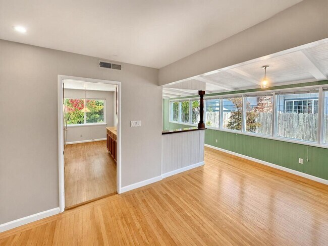 Building Photo - Bright & Spacious 3-Bedroom Home with Expansive Yard in Sacramento