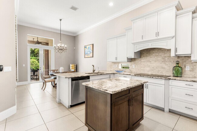 Building Photo - 12121 Sunnydale Dr