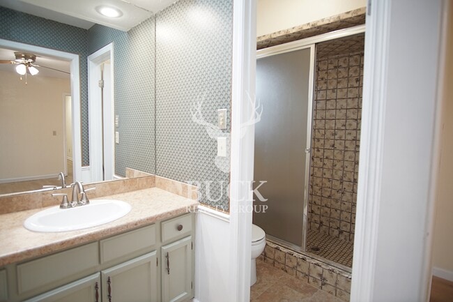 Building Photo - 1630 Kavel Dr