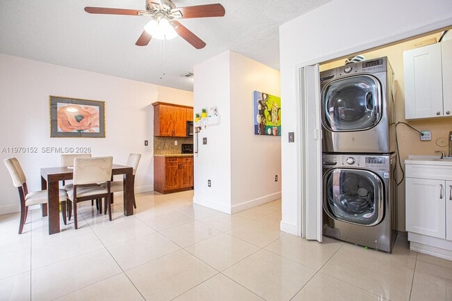 Building Photo - 16618 NW 73rd Ave