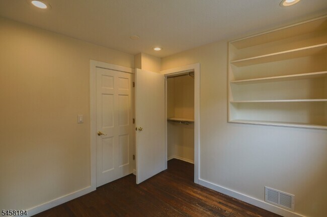 Building Photo - 22 Bryant Dr