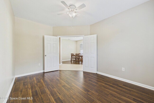Building Photo - 551 Loxley Ct