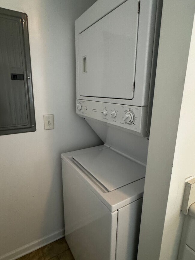 Building Photo - Red Mill Village