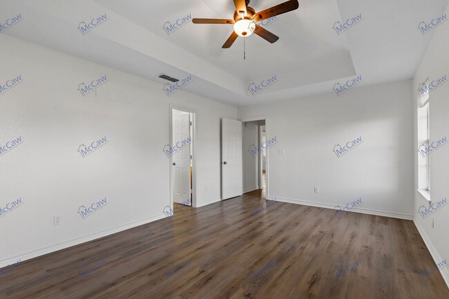 Building Photo - Move-In Special! Lovely 3/2/2 in Granbury!