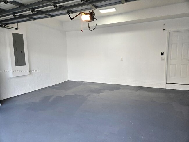 Building Photo - 3124 SW 154th Pl