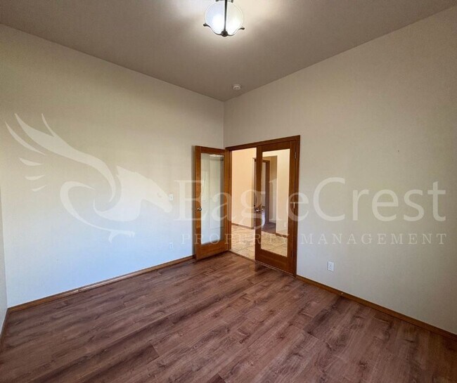 Building Photo - Three Bedroom, Two Bathroom House in Chape...