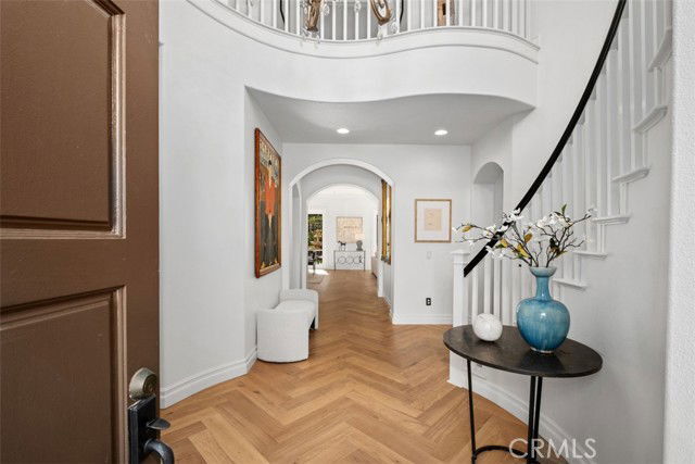 Building Photo - 28401 Via Del Sereno