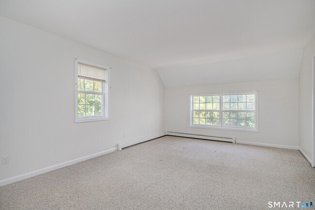 Building Photo - 54 Farview Dr