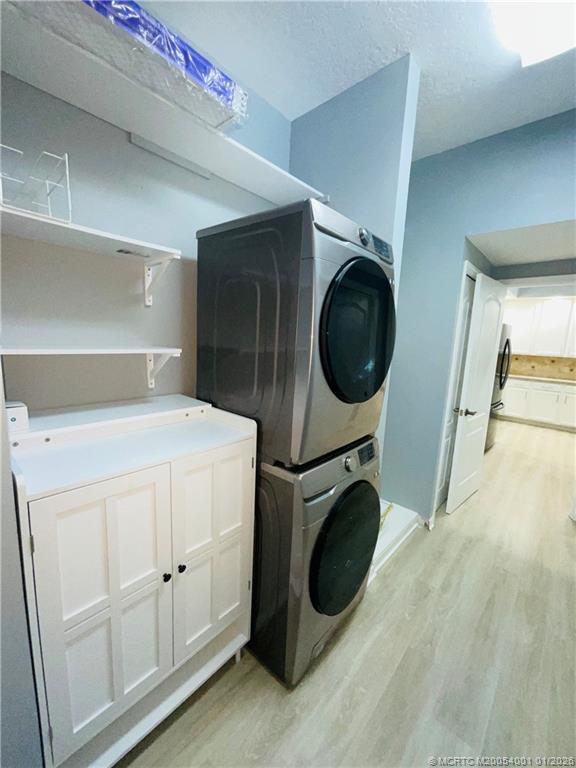 Building Photo - 1581 SW Harbour Isles Cir