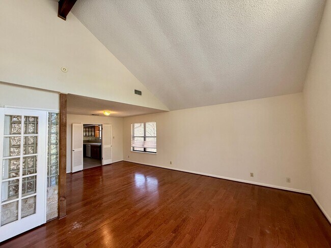 Building Photo - NEAR GOLF COURSE - WELL ESTABLISHED SPICEW...