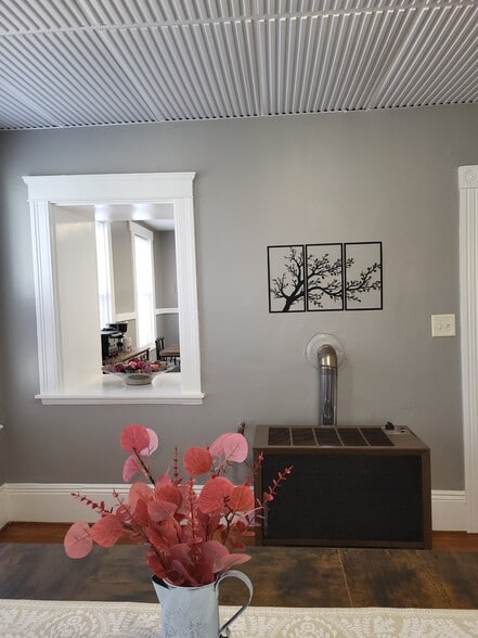 Building Photo - 9 Reeves St